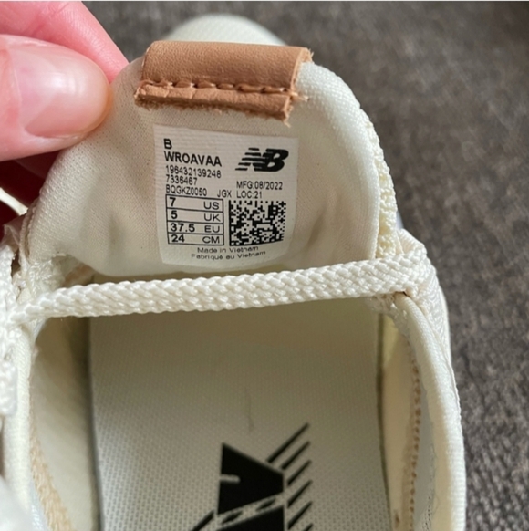 New Balance Women's Fresh Foam Roav Running Shoe Sneakers NWOT - Picture 8 of 11